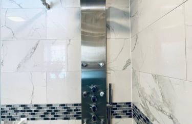 Downtown City Hall near Kimmel Center 2BD Suite - Photo 23