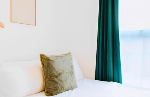 Central 3 Bed Home, Contractors, Garden, Fast WiFi, Smart TV - Photo 23