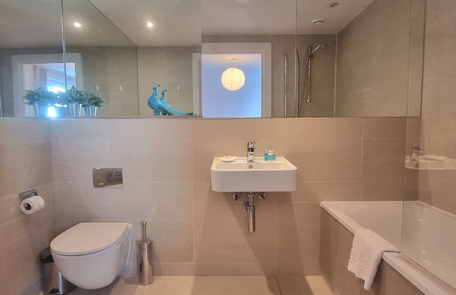 2-bed 2-bath Greenwich Apartment with balcony & lift - Foto 51