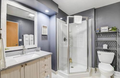 Lakefront Luxury for Families or Couples - Foto 15