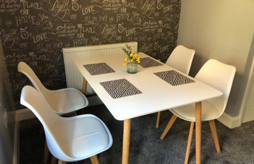 Hill House - 5 Mins Merry Hill - Perfect for Contractors & Families - Foto 15