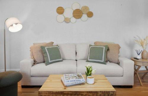 Family Home and Private Backyard - Foto 29