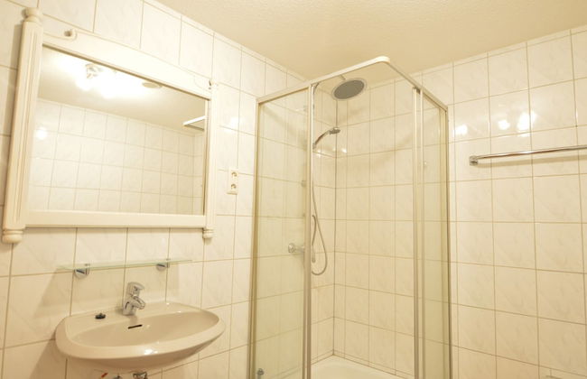 Holiday Home in Morscheid-riedenburg With Balcony - Photo 15