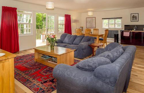 Off grid chalet . HOT TUB & SAUNA. Kid friendly. - Photo 15