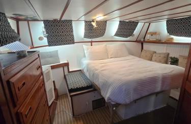 43' Classic Trawler 5 Star Resort Pools, Views, Dining Free Shuttle to Downtown - Photo 4