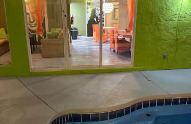 Alicia Alibi vintage Vegas pool house - Foto 60