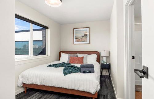 2BR in Downtown with Parking - Foto 29