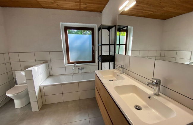 Charming Holiday Home With Garden - Photo 21