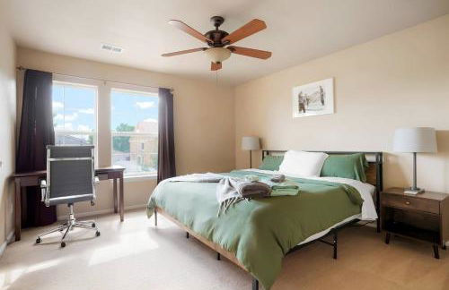 Denver Retreat Home with Stunning Lake, Mountain Views and Luxury Amenities - Foto 33