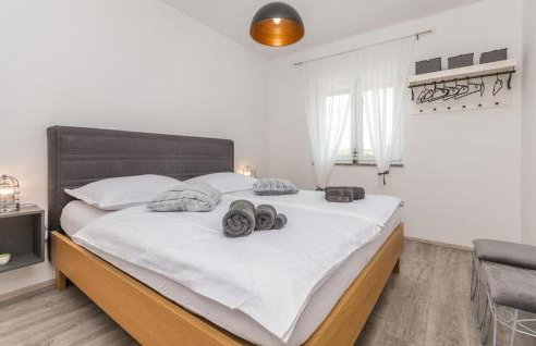 4 Bedroom Cozy Home In Donja Jagodnja - Foto 29