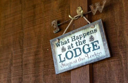 Spacious Rustic Cabin Rental with a Hot Tub in Cheney, Washington - Foto 35