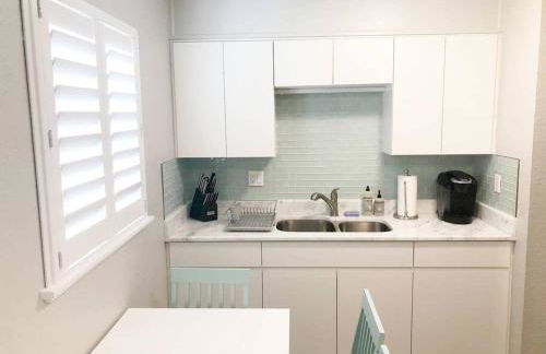 Modern Apartment - 1 of 4 - Photo 6