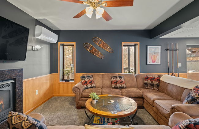 Lake View Chalet by Avantstay Lake Access Deck - Photo 24