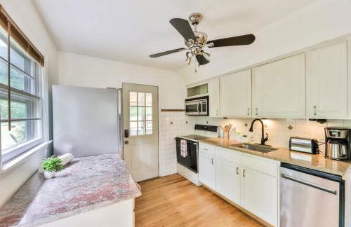 Hunter Hideaway with Hot Tub - Foto 7