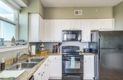 Gulfport Oceanfront Vacation Rental Walk to Beach - Photo 7