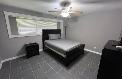 Cozy Escape WGameRoom HSWifi Aprox10Min to NRG - Foto 13