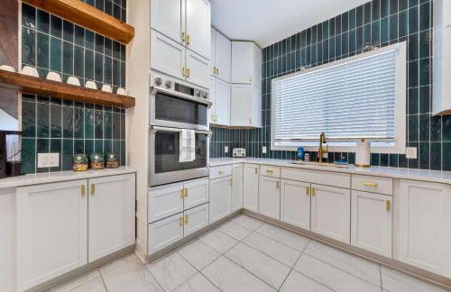 Stylish City Oasis ABODEbucks - Foto 14