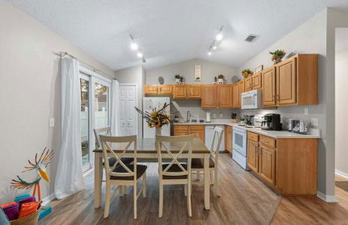 Peaceful Pearl Retreat- 5 Minutes to Downtown, 10 Minutes to Beach - Foto 12