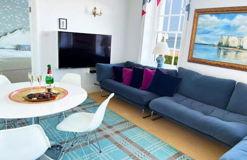 Broadstairs Beach Holiday Apartments, seafront stays opposite Kingsgate Bay with a parking space - Foto 6