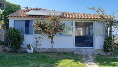 Beachside Mobile Home with Private Yard - Foto 2, Garden, Garden view