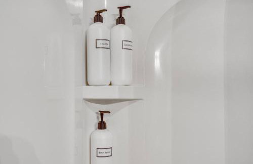 NEW! Shenandoah family & dog friendly cabin - 5 min walk river with private river access, BBQ, playground, fire pit - Foto 71