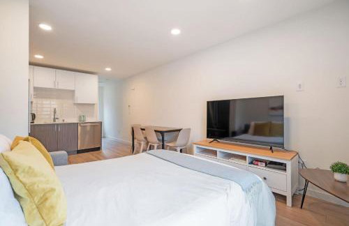 Perch - Winslow Place - Photo 9