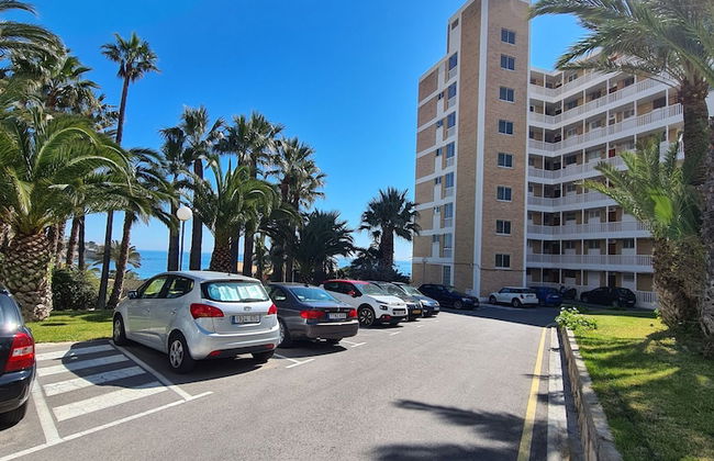 Luxurious 1st Line Top-floor Apartment With Direct Sea Access - Photo 14