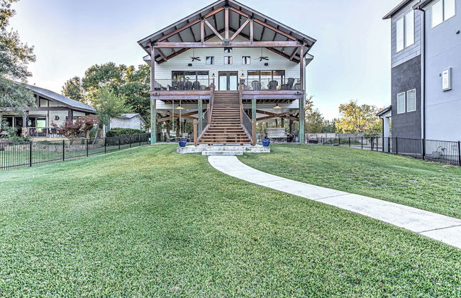 Immaculate Waterfront Home for 16 w/ Private Dock! - Foto 58