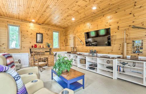 Charles Town Home with Private Pool and Hot Tub - Foto 12