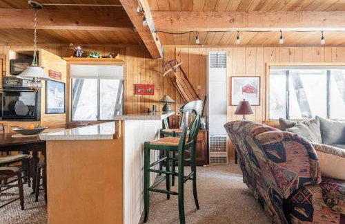 Quaint Cabin in Serene Lakes - Close to Skiing! - Foto 31