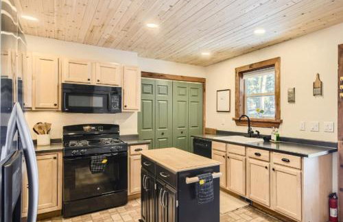 Cozy Wolfcamp Chalet with Hot Tub, Views with Fast Wifi - Foto 20