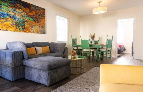 Private Modern 1st Flr 3 Bed Apt Close to Downtown - Foto 27