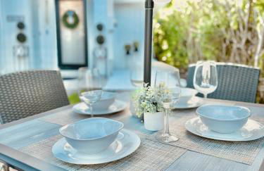 Stylish Stay Close to UM City Vibes - Photo 37