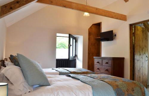 Ponycob hot tub 2 bed ensuite - Photo 4