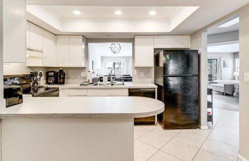 Village des Pins Sarasota 2BR Condo with Pool - Foto 12