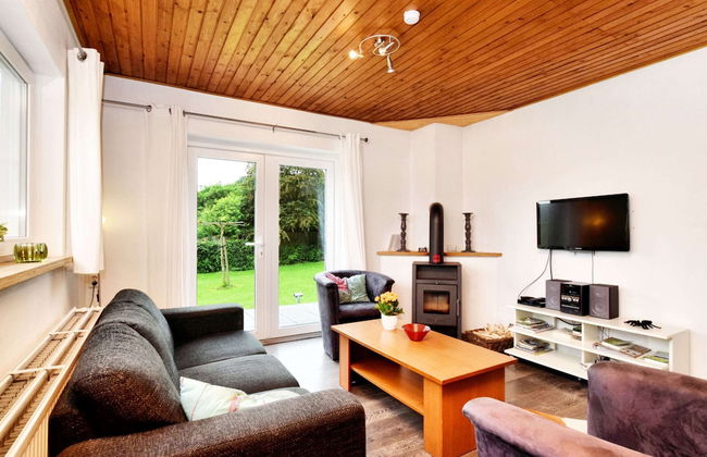 Charming Holiday Home in Gouvy with Hot Tub - Photo 13