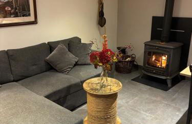 AUTHENTIQUE MAISON DE PECHEUR ENTRE-TERRE & MER Avec Un POÊLE À BOIS A Disposition - Foto 1