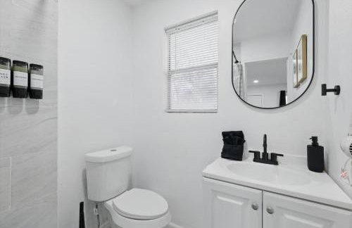 Modern 2BR Unit Hot Tub Outdoor Lounge - Foto 2