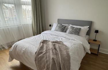 Ealing ,South Ealing, ,Richmond park ,Heathrow airport,Gunnesbury park,London - Foto 14