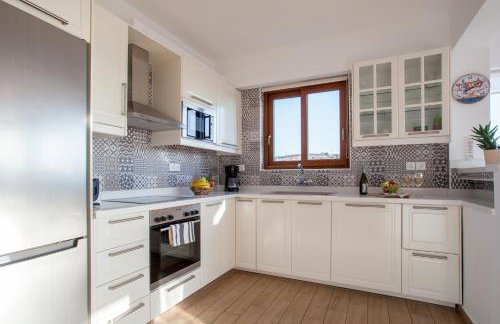 Family seaside Kladissos Villa with private heated pool! - Foto 31