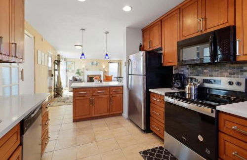Relaxing 4 bedroom - Full Kitchen & Dining - BART - Foto 12