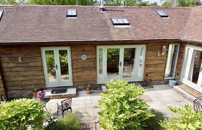 Nest Holiday Hideaway Dove Barn Amazing Location! - Photo 1