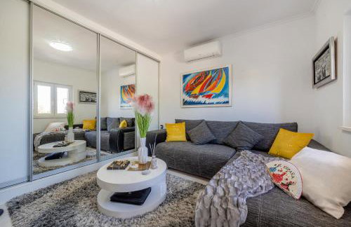 Uniquely designed Villa Ivana with outdoor Jacuzzi nearby the pebble Banje beach at the Island of Solta - Photo 52