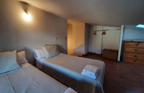 Casa con patio y chimenea en Piedralaves - Photo 6