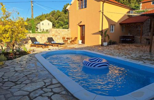 Holiday house "Acacia", for two with pool, Dol - Foto 2