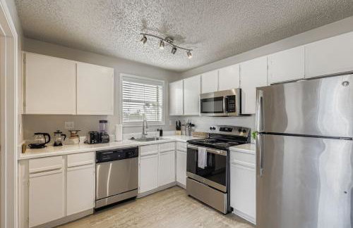 Chic 2B - 2BA Getaway - Cedar Park - North Austin - Foto 26