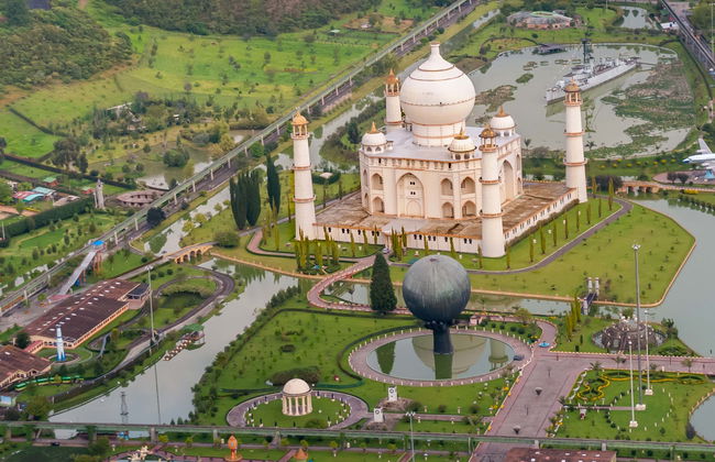 Jaime Duque Park Trip - Photo 1