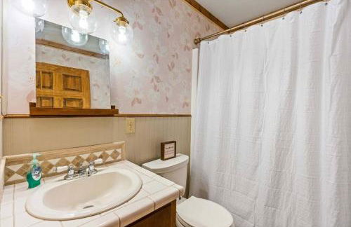 Spacious Lakeview Mountain Cabin - Foto 17