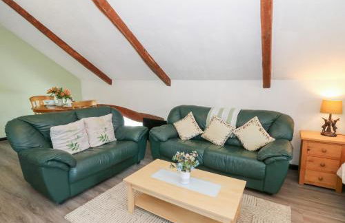 Loft Apartment - Photo 3