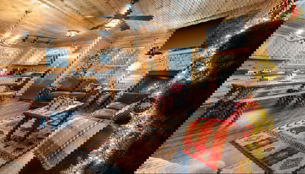 270 Black Bear 3 Bedroom Cabin by RedAwning - Foto 1, Imagen principal